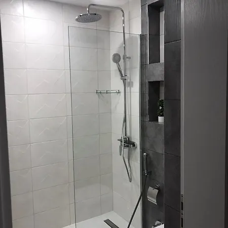 New Luxury In Top Centre